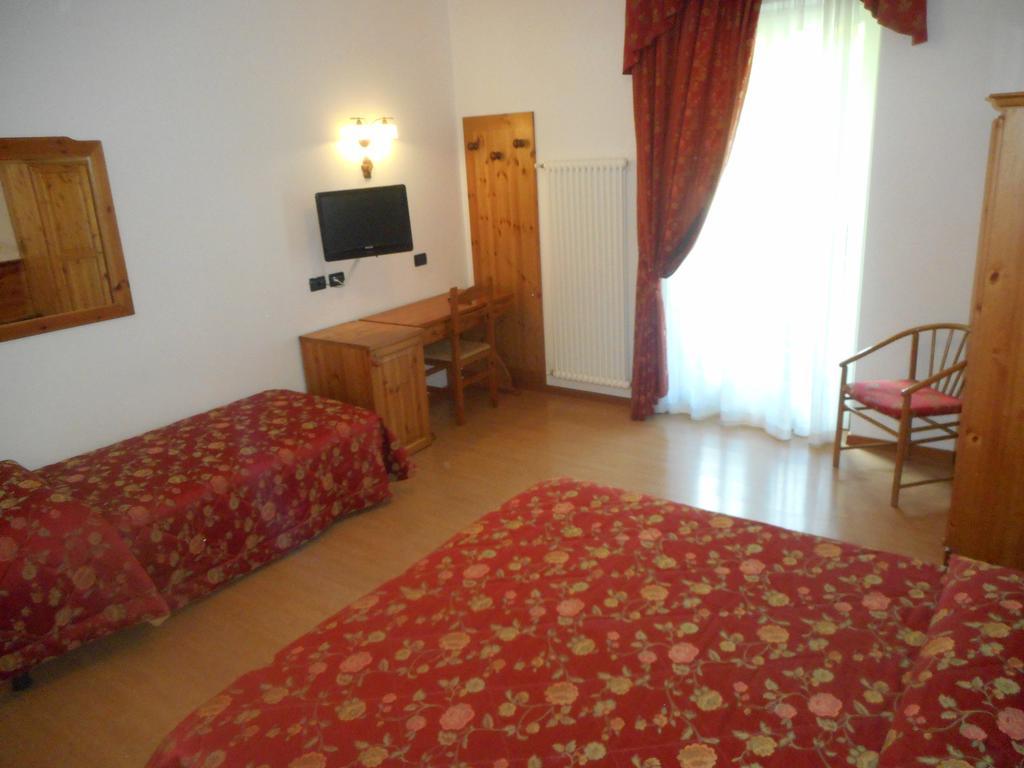 Garni Lago Alpino Molveno Zimmer foto
